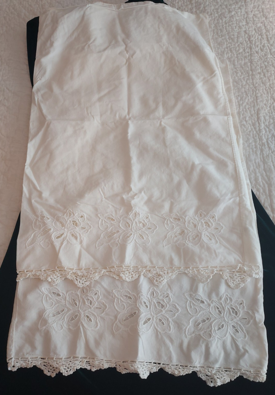 Lot Of 2 Cut Work Ivory Vintage Cotton Pillowcases Crochet lace on edge standard